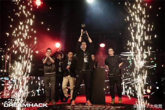 回馈家乡父老，河南队杨意林为后林村80岁以上老人发放礼品